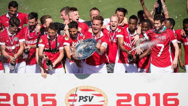 PSV Kampioen foto met schaal 001 - Vitaliteitfactor - Vitaliteit Expert
